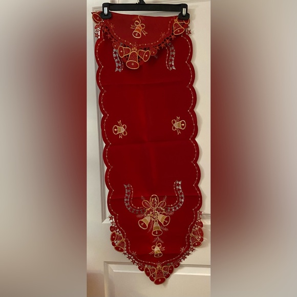 NEW Asian inspired red oblong table runner w Gold trim/Gold bells. New pictures! - Picture 4 of 5